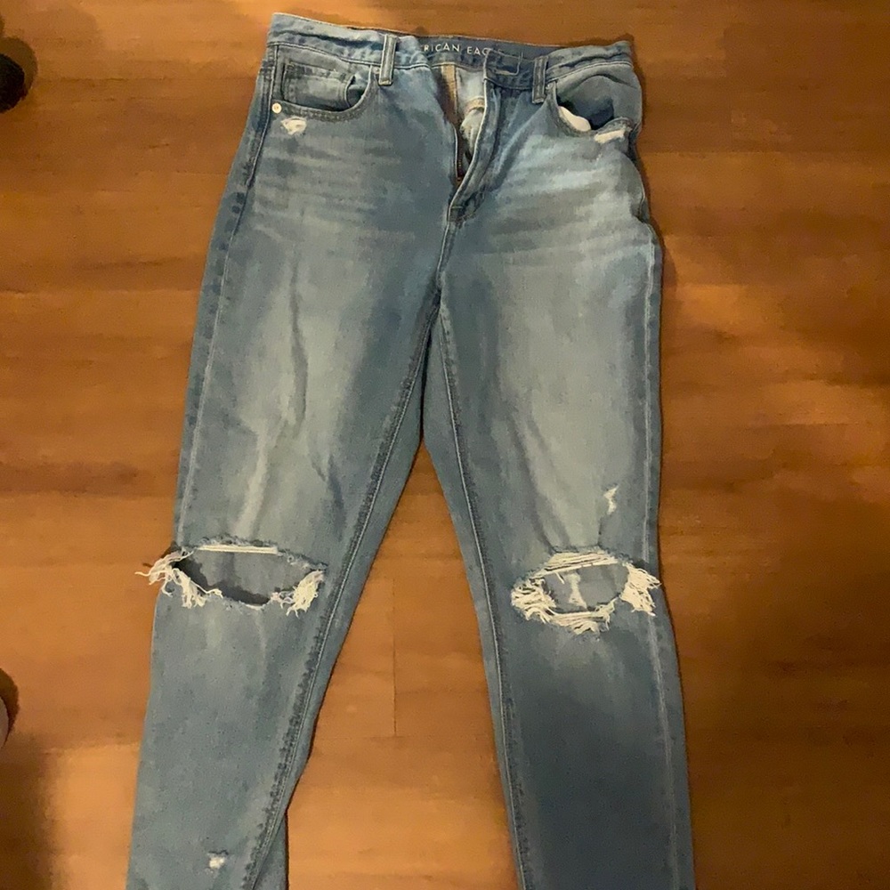 Ripped American Eagle Boyfriend Jeans